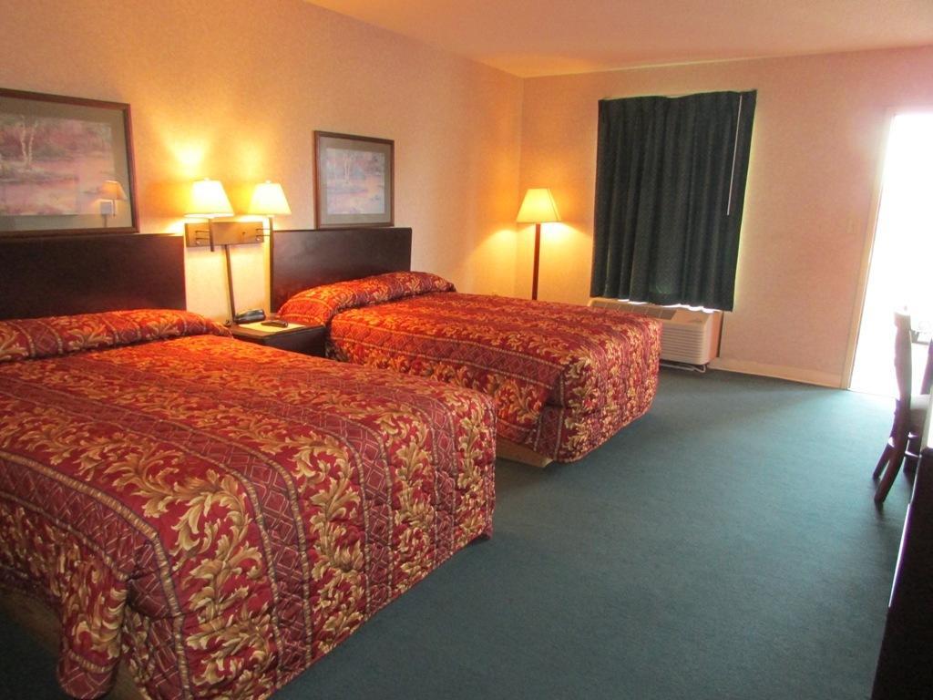 New Valdosta Inn And Suites Pokoj fotografie